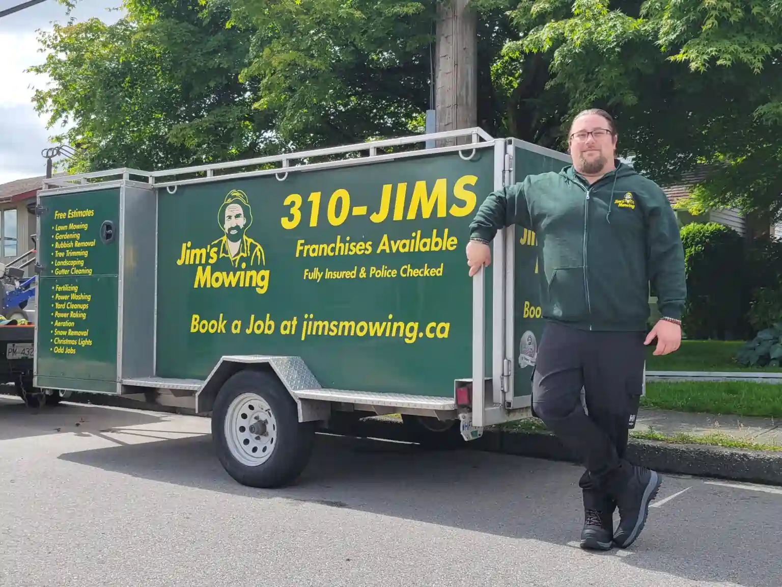 Lawn-Mowing-Franchise-Available